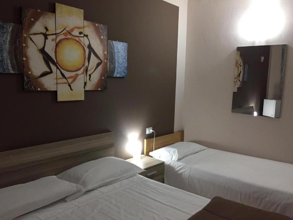 Hotel Elena 1 Self Check-In Parma Eksteriør bilde